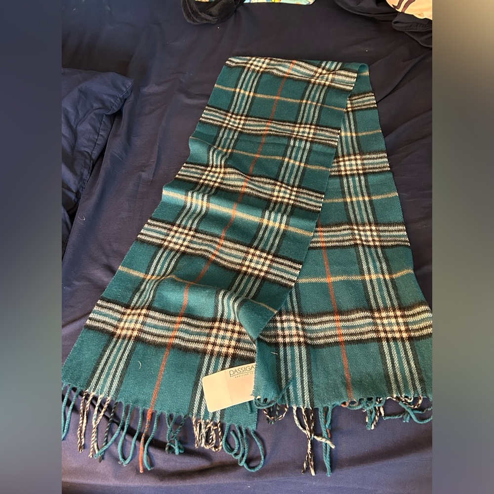 100% cashmere scarf NWT